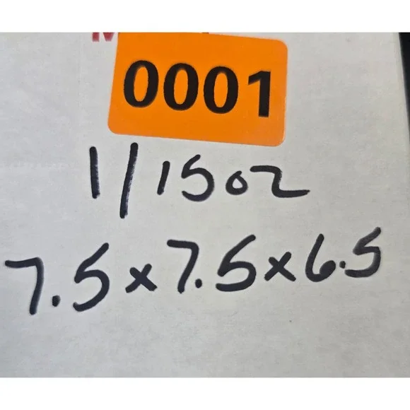 Vintage Glass Spice Jar Set 8 Piece Lids Gold Labels Taiwan Clear Swirl - Picture 10 of 10